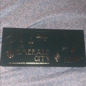 Cargo cosmetics pallet